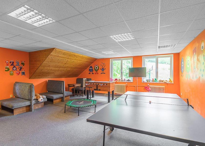 shared lounge/tv area