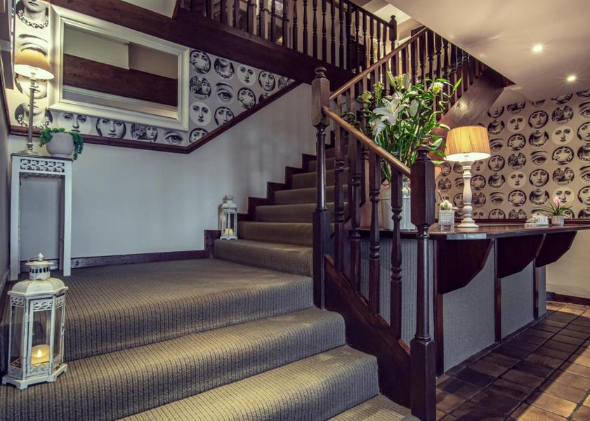 Galway (county) Clifden lobby