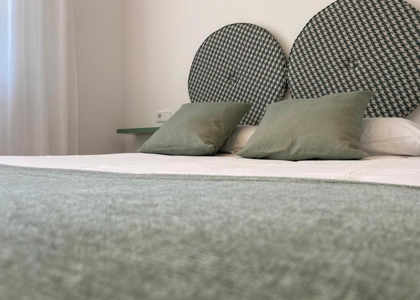Galicia Meano Double Room with Private Bathroom