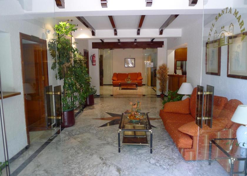 shared lounge/tv area