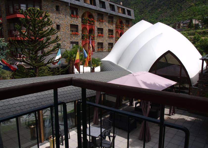  Encamp balcony/terrace