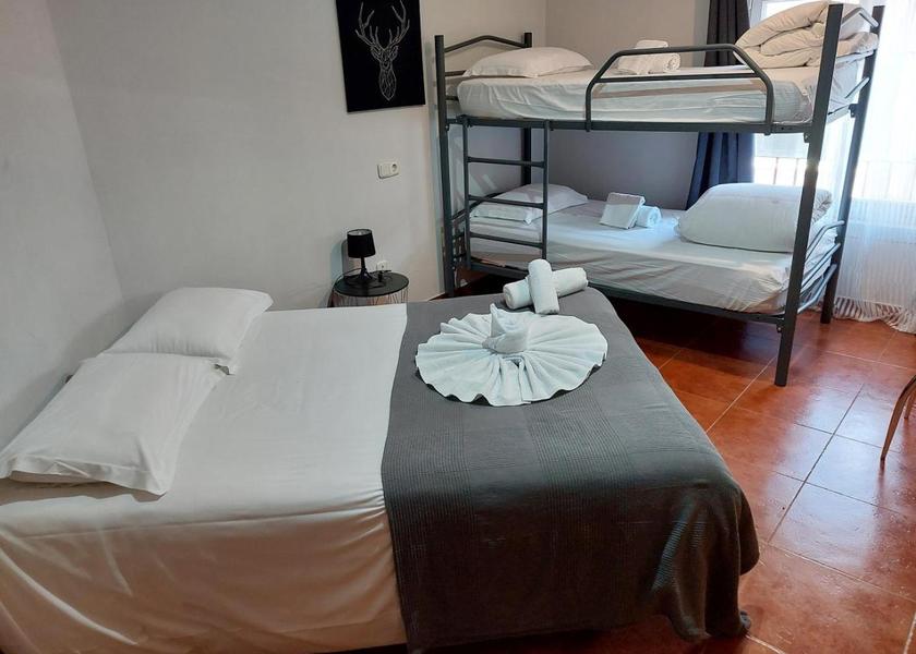 Encamp Pas de la Casa Economy Quadruple Room