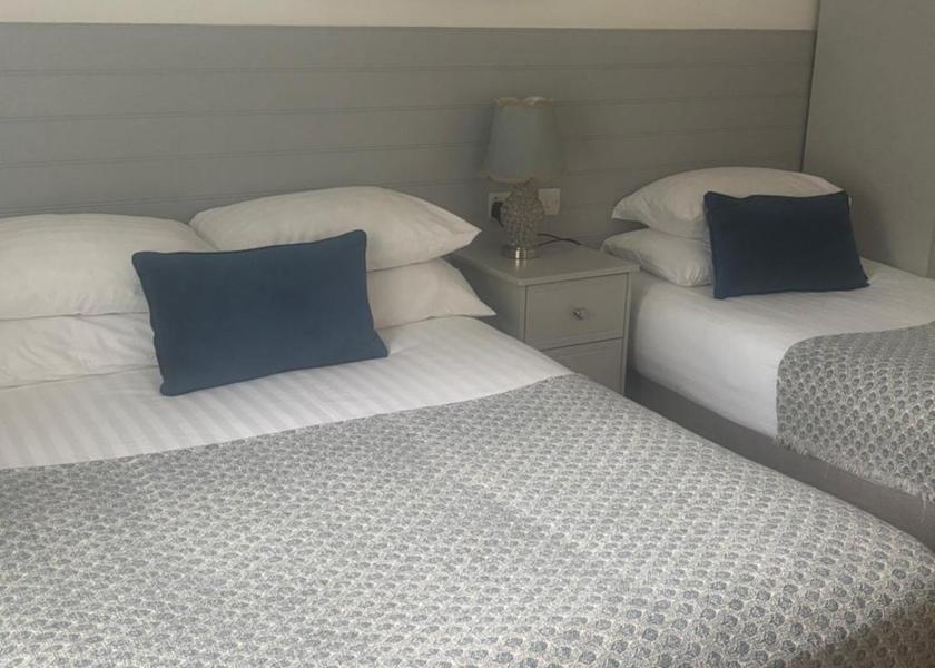 County Kerry Listowel Triple Room with Private Bathroom