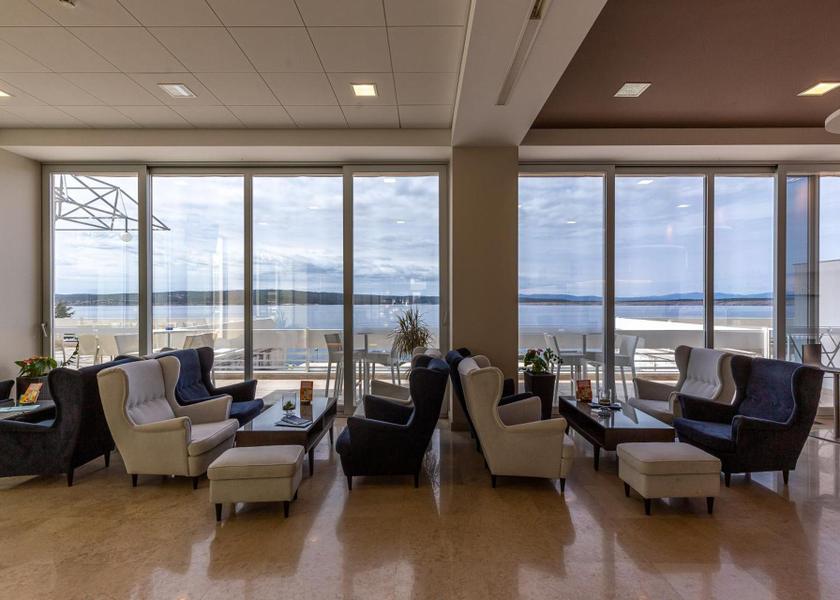 shared lounge/tv area