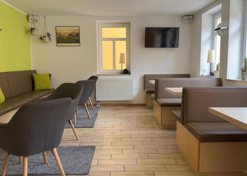 shared lounge/tv area