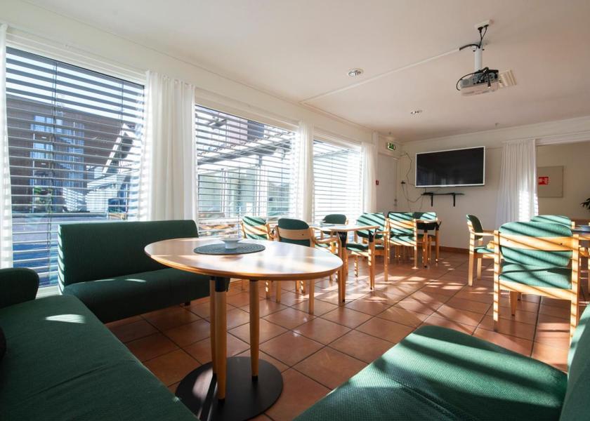 shared lounge/tv area