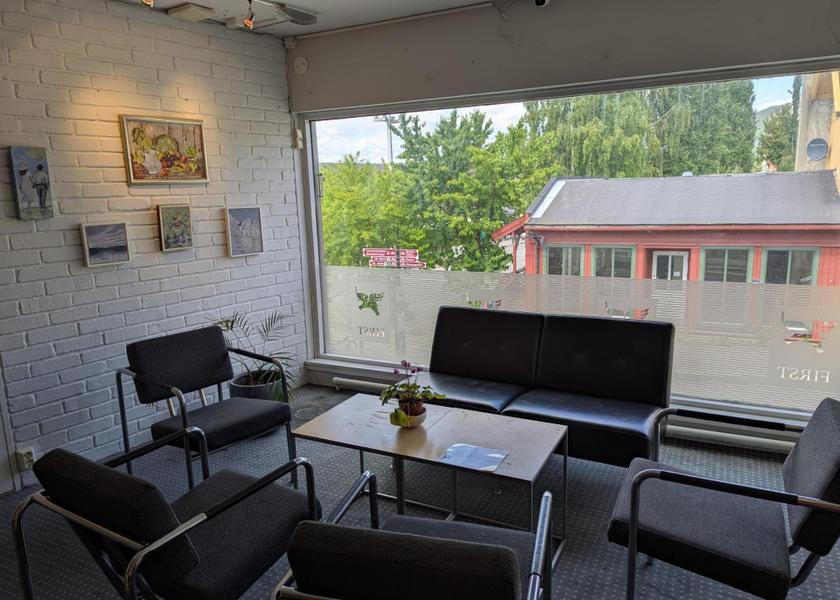 shared lounge/tv area