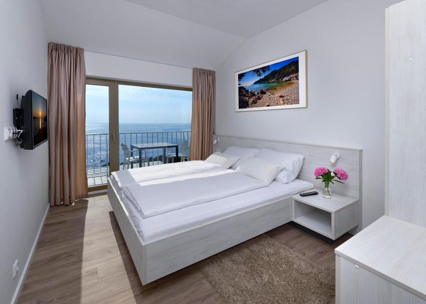 Primorje-Gorski Rab Double Room with Balcony and Sea View