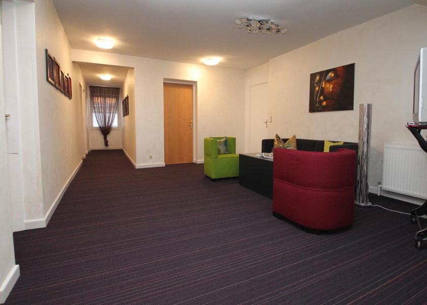 shared lounge/tv area