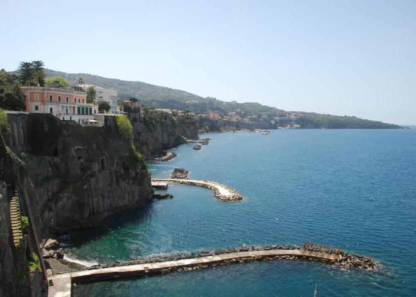 Campania Sant'Agnello facilities