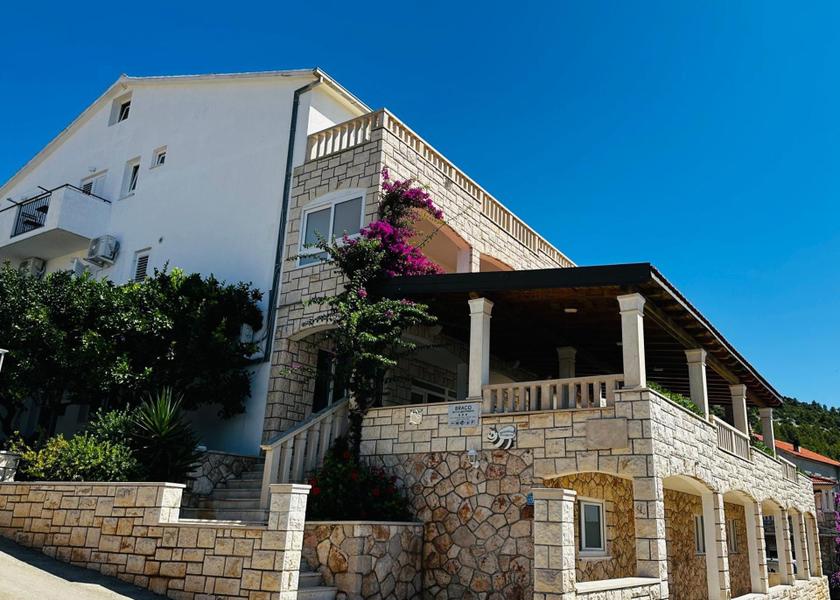 Split-Dalmatia Jelsa exterior view