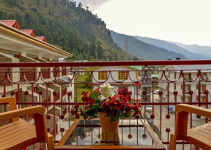 Himachal Pradesh Manali Hotel Exterior