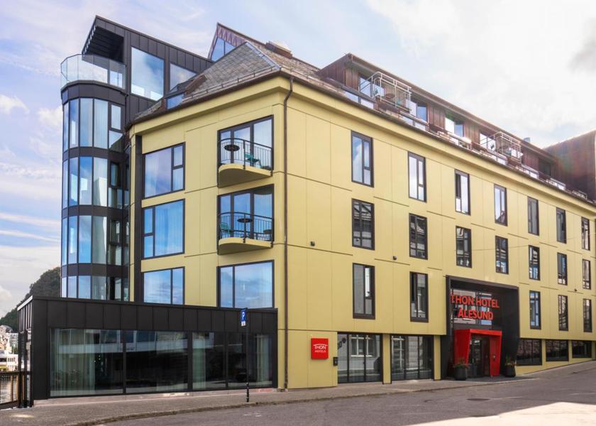 Møre og Romsdal Ålesund entrance