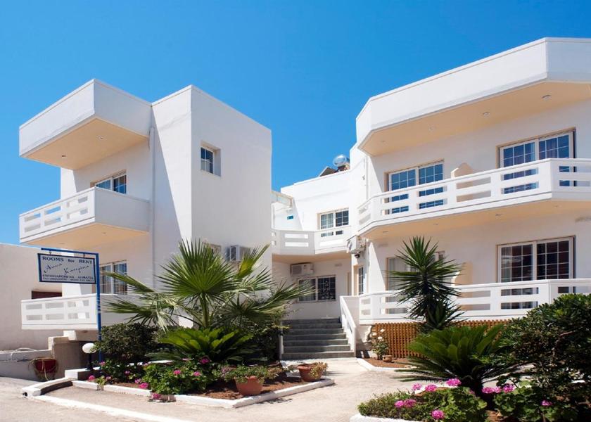 Crete Platanias garden