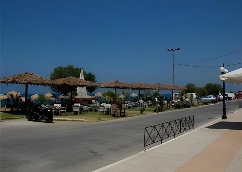 Crete Platanias Surrounding environment