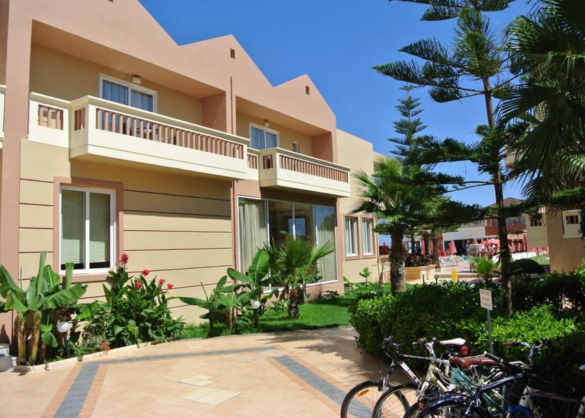 Crete Platanias garden