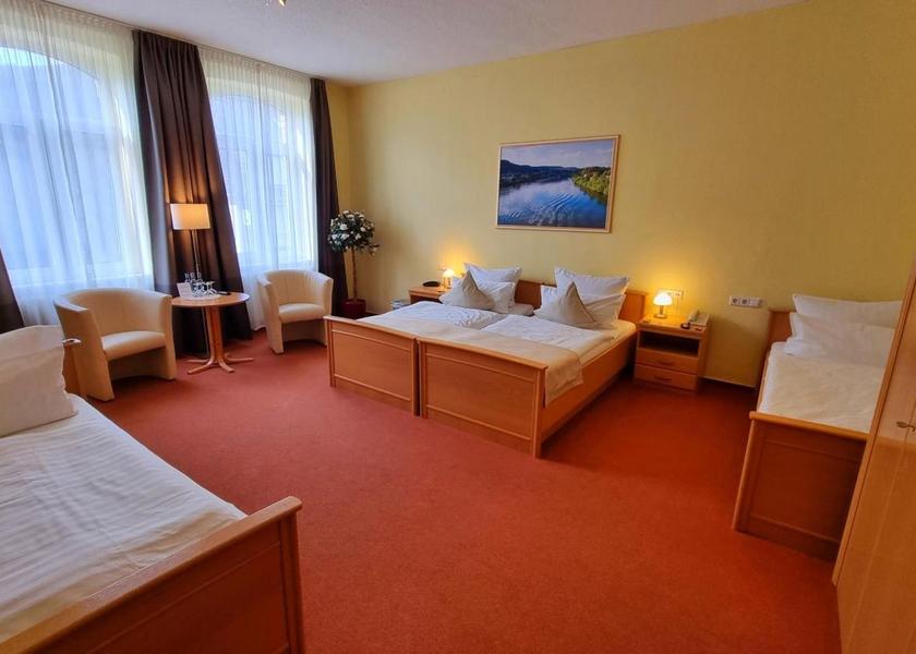 Rhineland-Palatinate Dieblich Quadruple Room with Private Bathroom