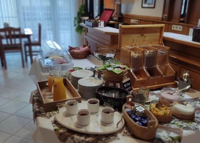 Lower Austria Großweikersdorf food and beverages
