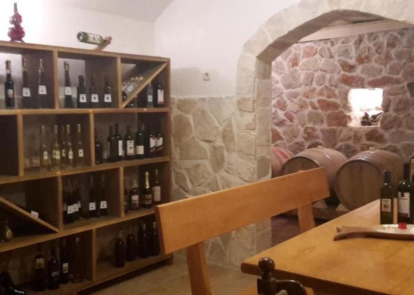 bar/lounge