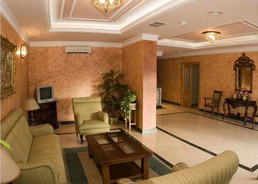 shared lounge/tv area