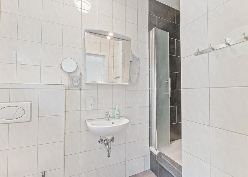 Baden-Württemberg Esslingen Quadruple Room with Private Bathroom