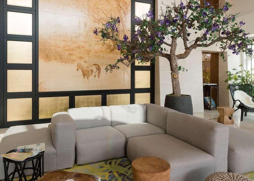 South Holland Delft lobby