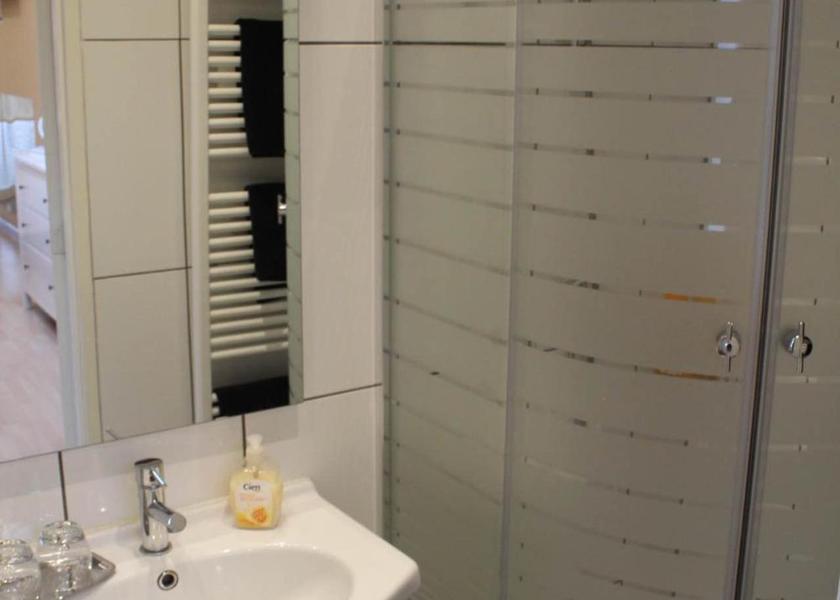 Limburg Maastricht Triple Room with Private Bathroom