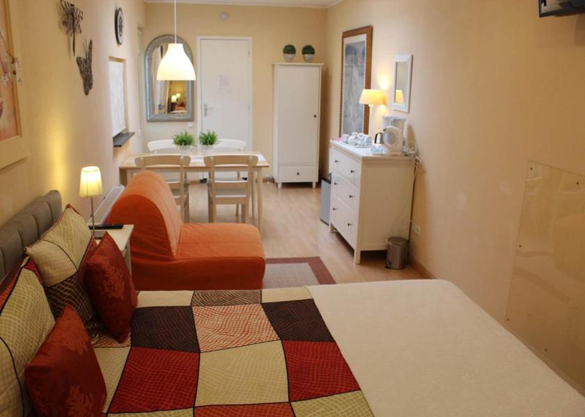 Limburg Maastricht Triple Room with Private Bathroom