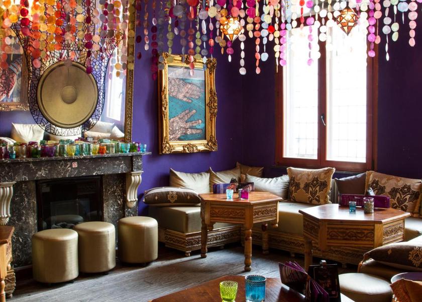 bar/lounge