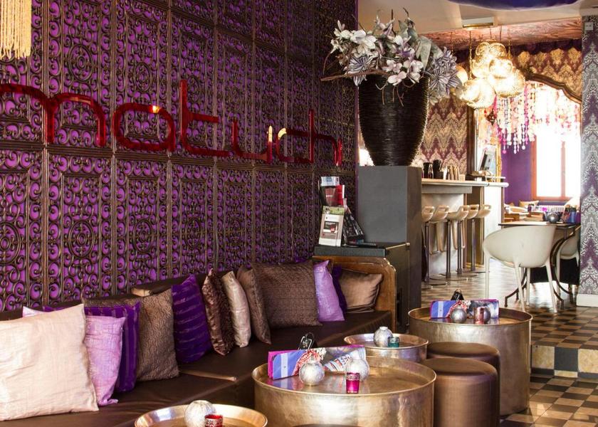 bar/lounge