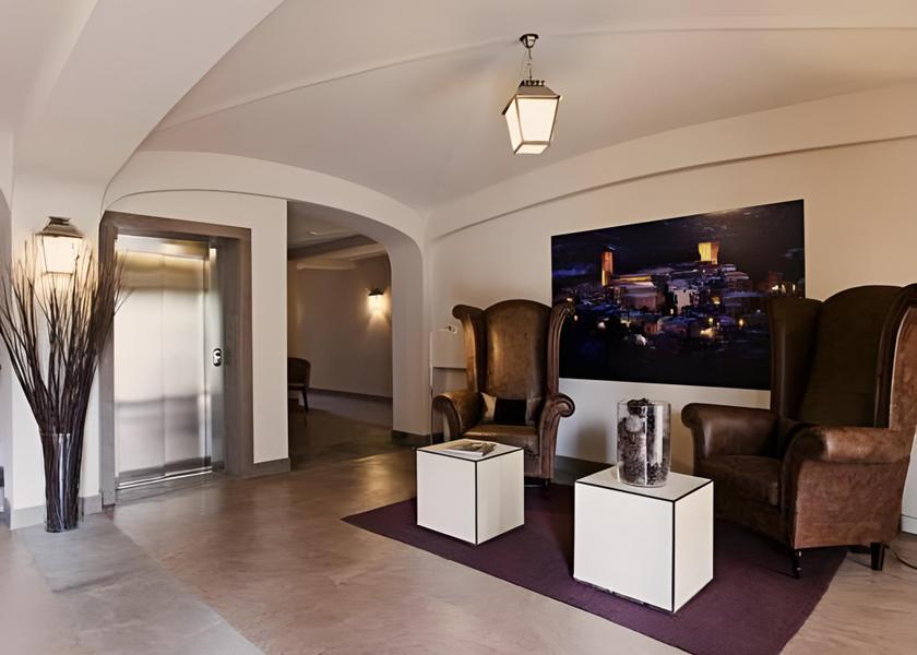 Tuscany San Casciano dei Bagni interior view