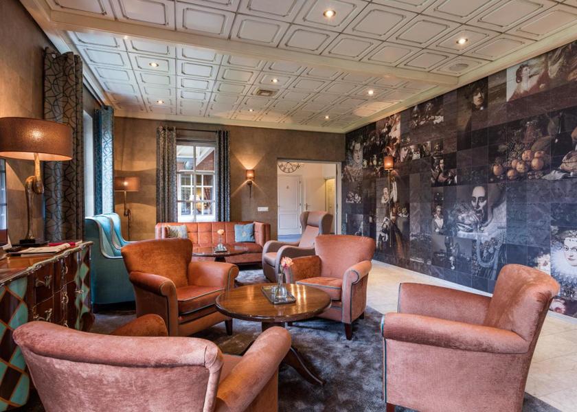 shared lounge/tv area