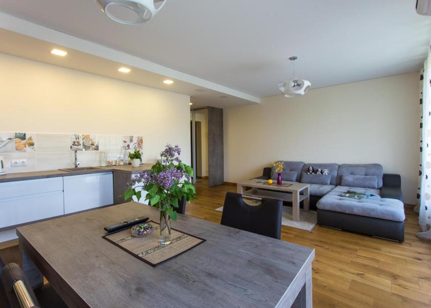 shared lounge/tv area