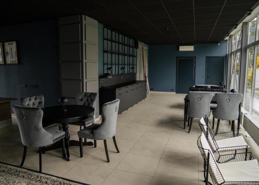 shared lounge/tv area