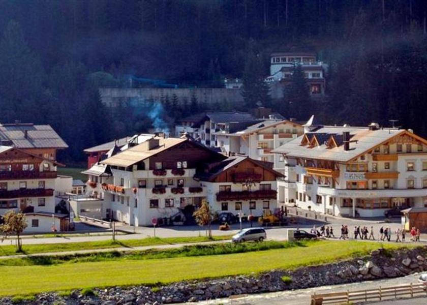 Tyrol Ischgl surrounding environment