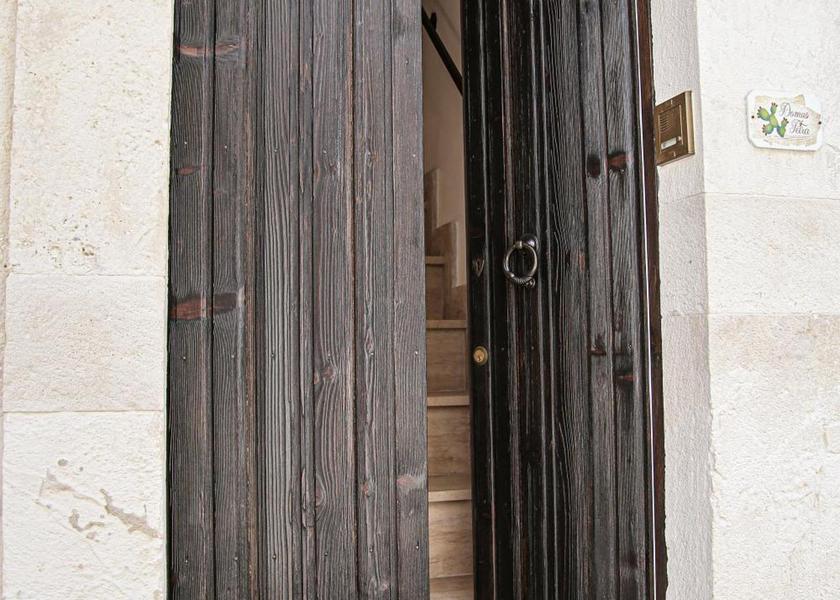 Puglia Ceglie Messapica Entrance