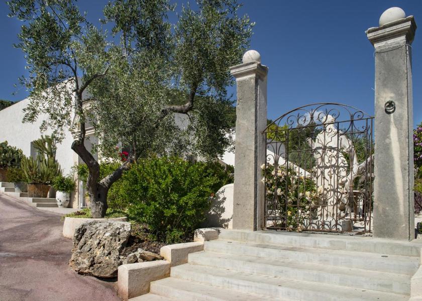 Puglia Mattinata Garden