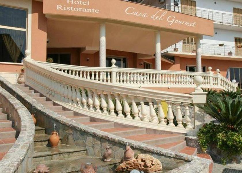 Calabria Siderno Entrance