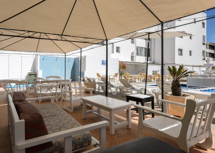 swimming pool [outdoor]