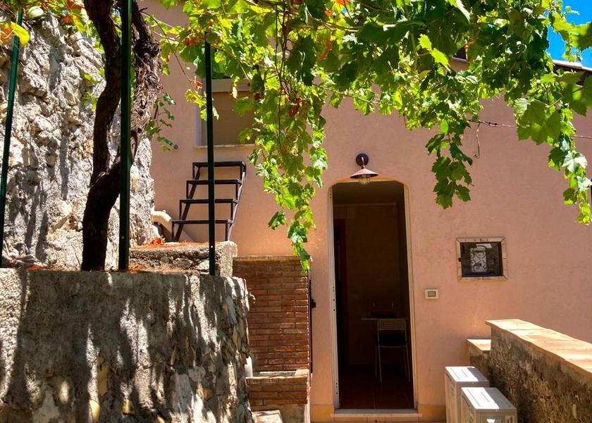 Sicily Castelmola balcony/terrace