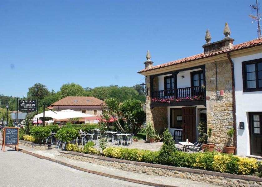Cantabria Santillana del Mar entrance