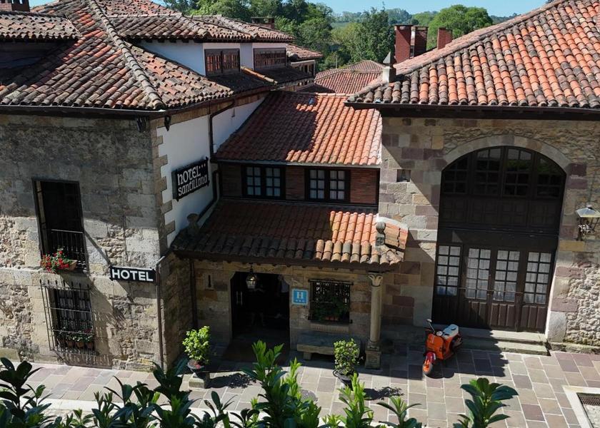 Cantabria Santillana del Mar lobby