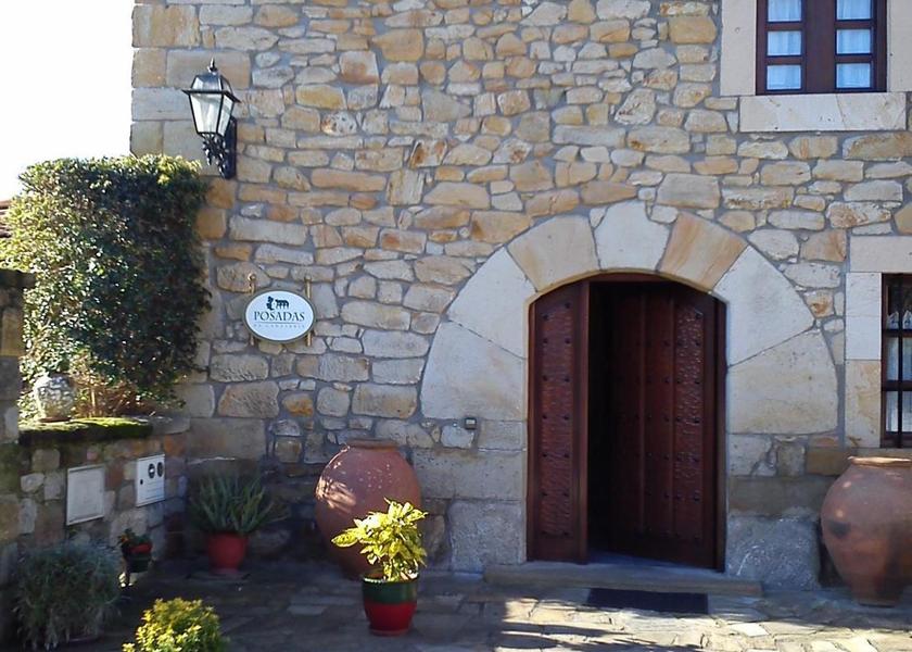 Cantabria Santillana del Mar entrance