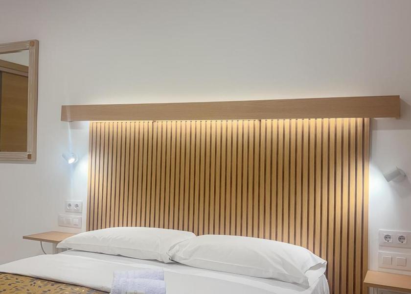 Community of Madrid San Sebastian de los Reyes Double Room with Private Bathroom