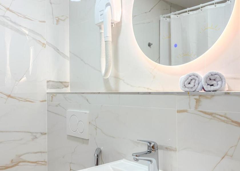 Community of Madrid San Sebastian de los Reyes Double Room with Private Bathroom