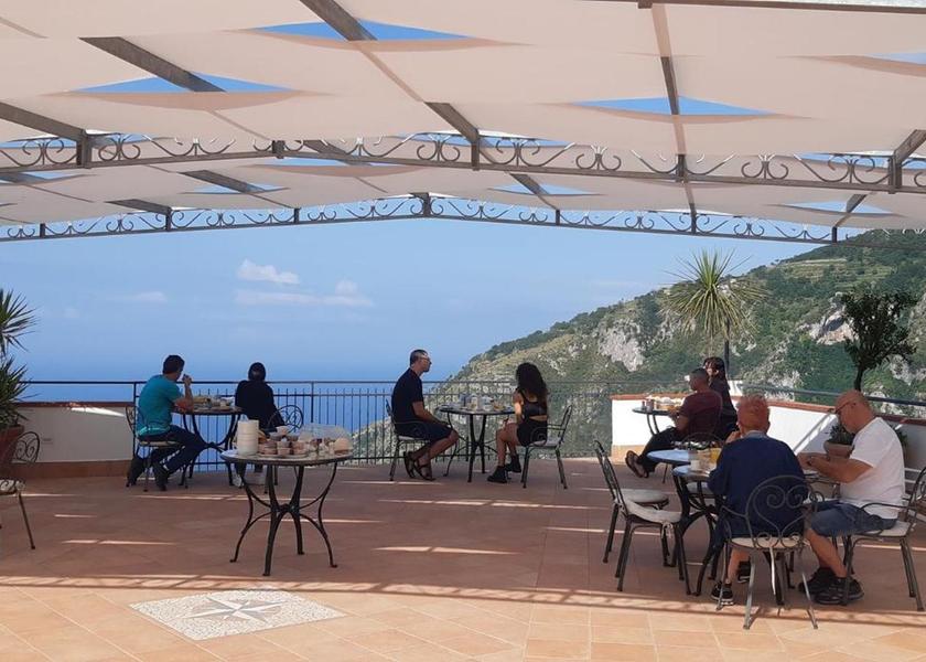 Campania Furore food and beverages