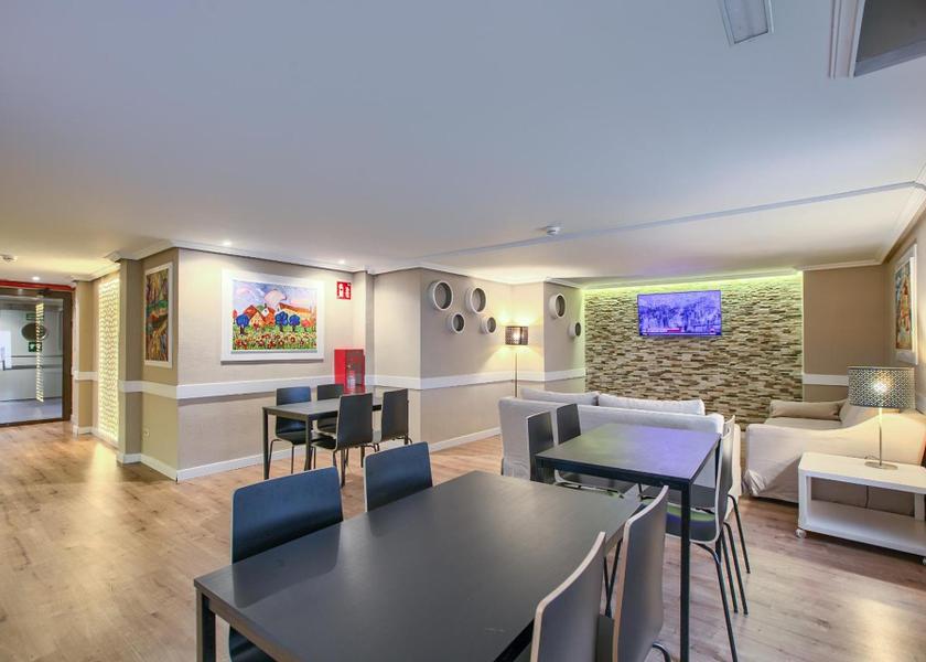 Community of Madrid Fuenlabrada shared lounge/tv area