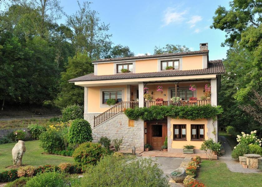 Asturias Cangas de Onis exterior view