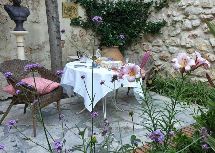 Community of Madrid Chinchon food and beverages