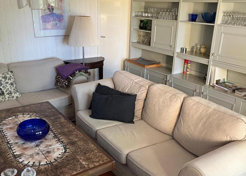 shared lounge/tv area